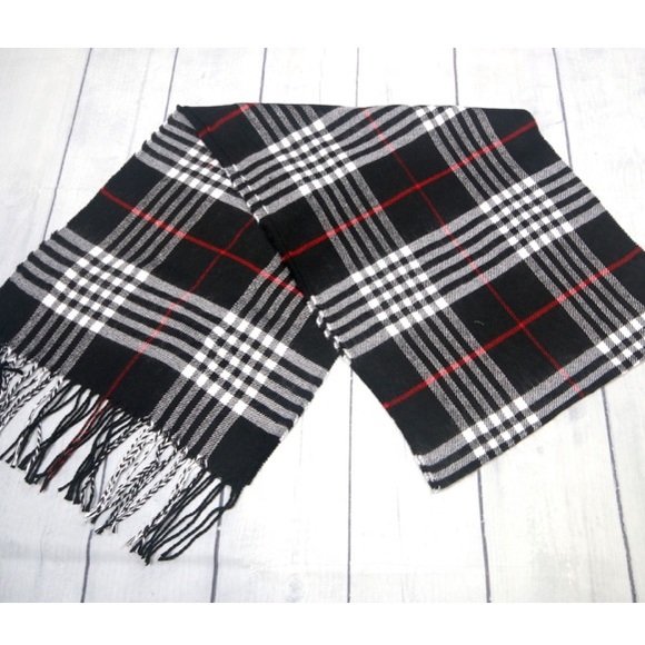 Checker Scarf - Picture 2 of 3